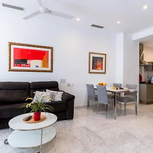 https://sevilla-central-suites-apartamentos-puerta-jerez.es-andalucia.com